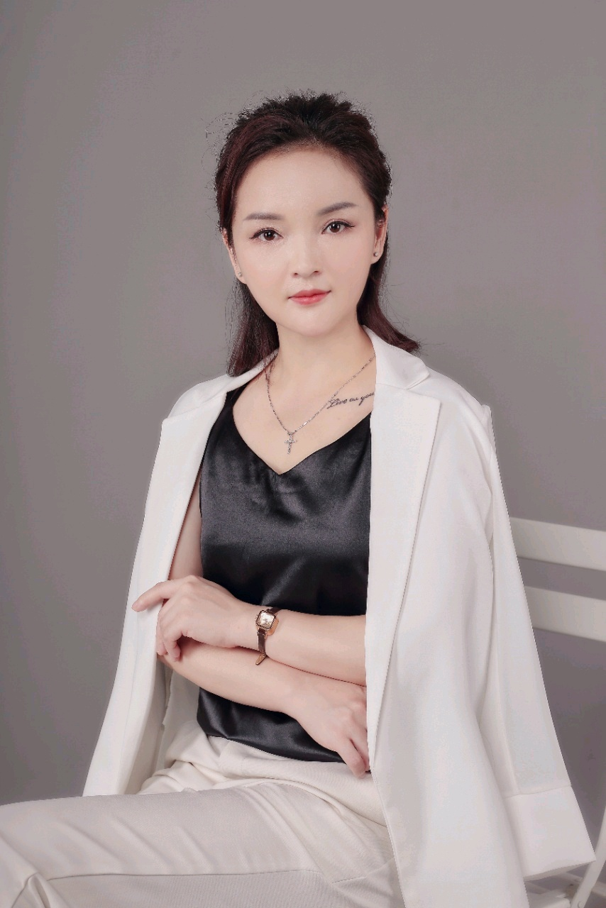 高莉女士，产后康复中的骨盆闭合技术专家，中国著名的生殖健康管理冠军。